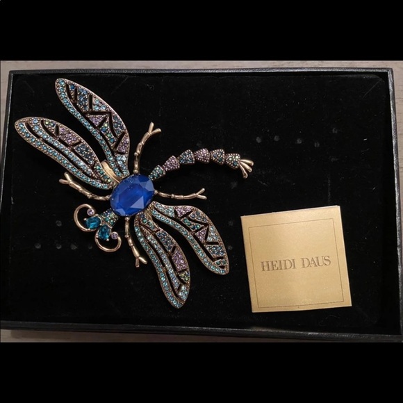 ✨🦋✨Heidi Daus “Trembling Brilliance” Crystal Dragonfly Brooch - Picture 2 of 4